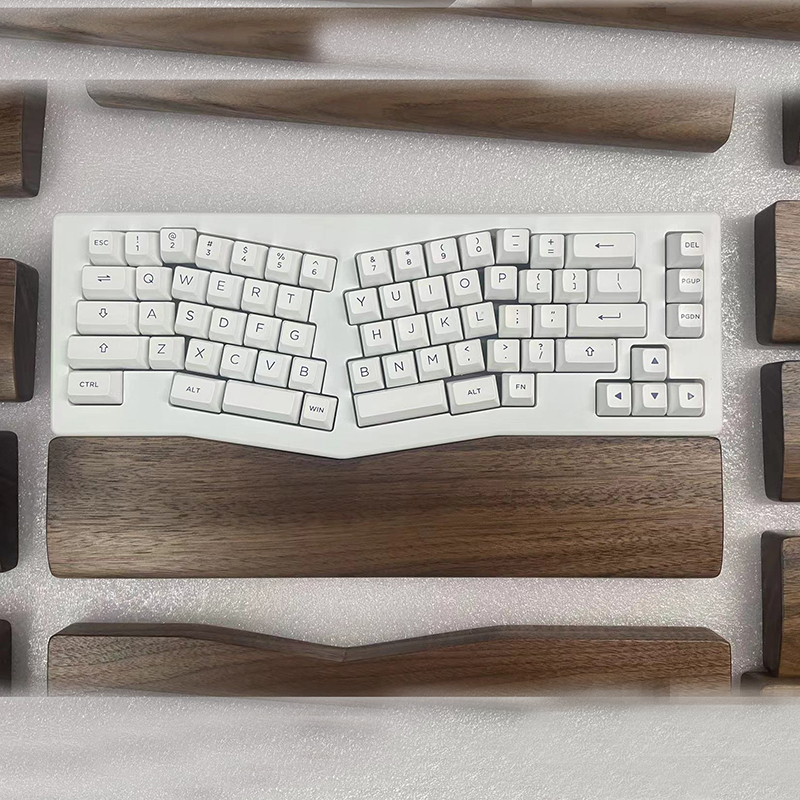 Wrist Rest Wood - Maßgefertigte Walnuss-Massivholz-Handballenauflage für Alice Pro 68
